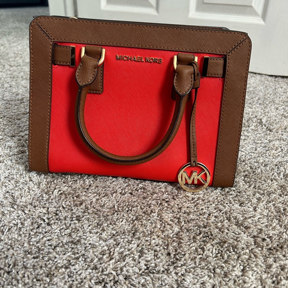 PERFECT MICHAEL KORS BAG